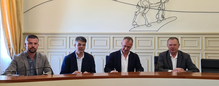 contrato_zi_sapardos_1