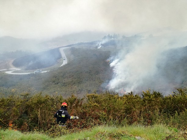 Ação de fogo controlado Serra da Sagosa